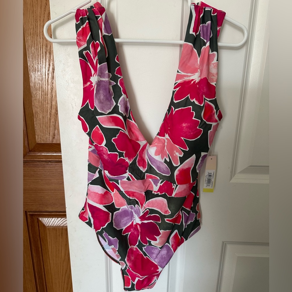 Summersalt Ruched Backflip NWT